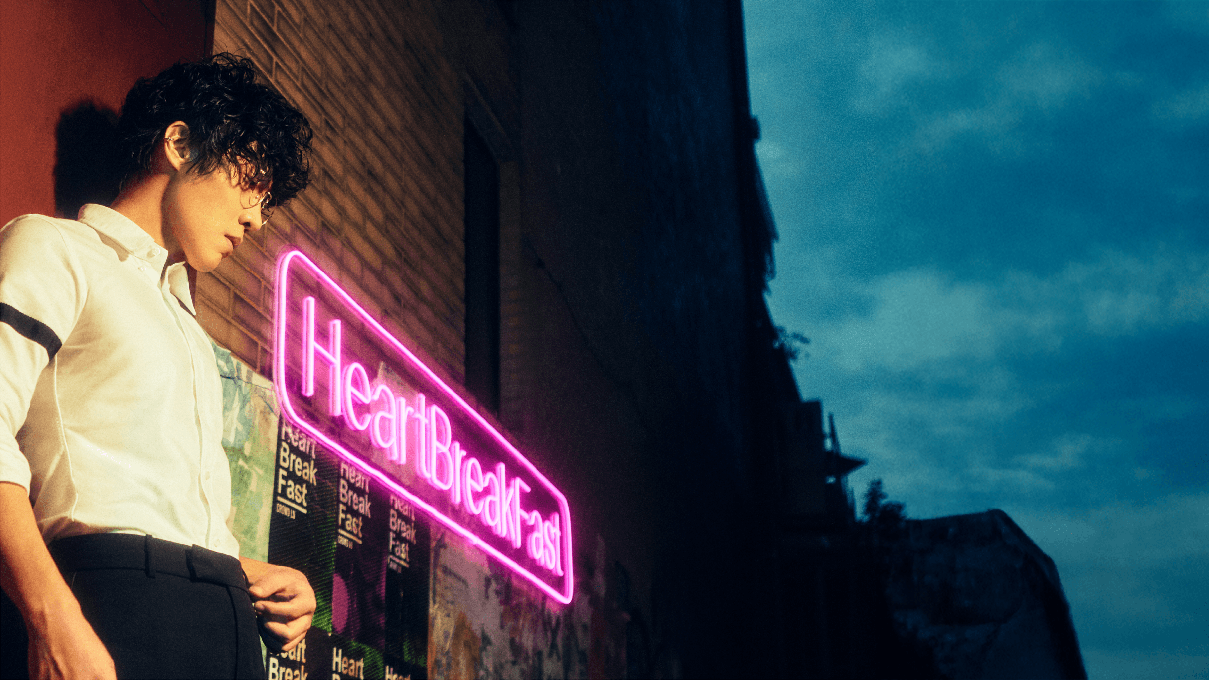 Crowd Lu "HeartBreakFast" World Tour